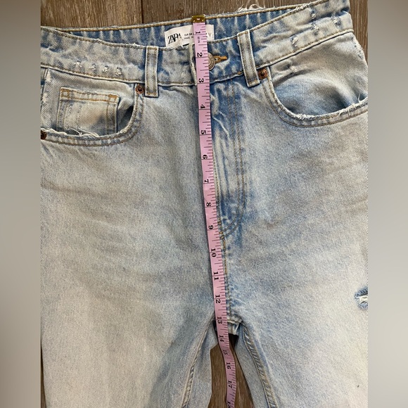 ZARA Light Wash High-Waisted Distressed Mom Jeans | Size 2 - Picture 7 of 8